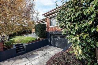 Convenient luxury home, minutes to CBD + hospital - Launceston - 3