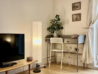 Kings Cross City Apartment - 9