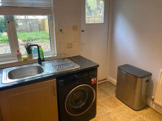 Spacious 2 bedroom flat london - 5