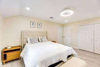10 mins to Samsung Taylor -Home in Coupland, Texa - 1