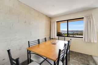 Dromaius 5 - 3BR Townhouse l Lake Views l Spa Bath l WiFi l BBQ - Jindabyne - 2