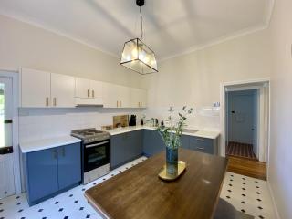 Roseland Cottage - CBD Heritage - Orange - 6