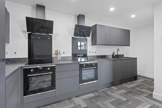 Graduation Studios - Beeston - 3