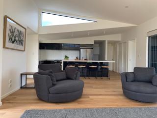 Wanaka Home with Mountain Views - Wanaka - 6