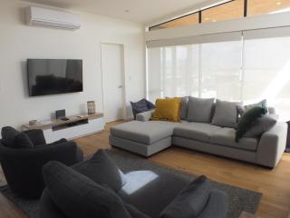 Wanaka Home with Mountain Views - Wanaka - 2