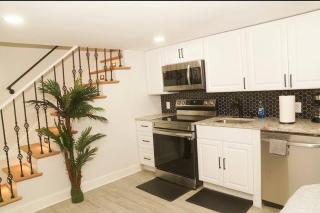 1 Bed 1 Bath Suite - 7