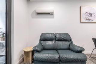 Effortless Local Living on Greville Street - Melbourne - 5