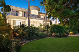 Extravagant waterfront home! - Gold Coast - 8