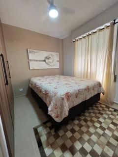 Apartamento no Guaruja, Praia Pitangueiras, 2 dormitórios, reformado. - 2