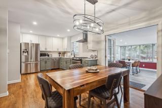 Spacious 4BR Retreat in Vibrant Smyrna Near Lakes - Smyrna - 3