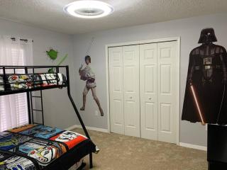 Minutes to Disney! Spacious Home w/ Private Pool, Themed Rooms! - Orlando - 7