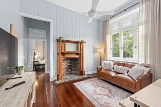 The Fireplace! 1 Bed/1 Bath/1 Car ~ New Farm - Brisbane - 0