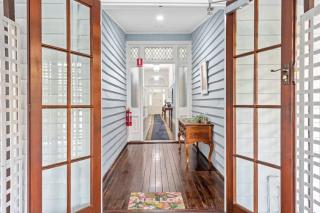 The Fireplace! 1 Bed/1 Bath/1 Car ~ New Farm - Brisbane - 2