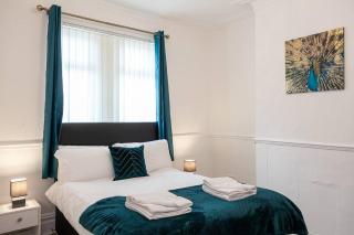 Stay Comfortable-City Centre-Spacious 4 Bed House! - 0