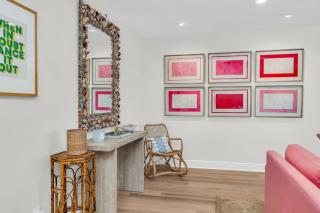 The Pink Cabana A Vibrant Escape Great Location! - 7