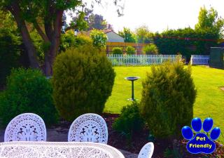 Romantic Cosy Cottage with Large Garden, Close to Beach & Attractions, Off Road Private Parking, Fab Free WiFi & Pets are Welcome too! The Perfect holiday Getaway! - Chapel Saint Leonards - 6