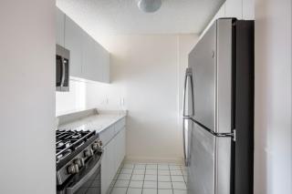 UES 2br w elevator doorman nr transportation NYC-1297 - New York - 5