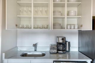UES 2br w elevator doorman nr transportation NYC-1297 - 4