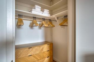 UES 2br w elevator doorman nr transportation NYC-1297 - New York - 1