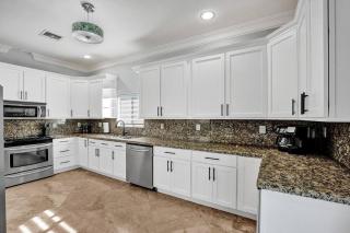 Hot Tub! Roof Top! Firepit! Boat Dock! - Fort Lauderdale - 5