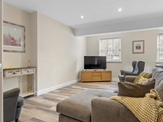 Pass the Keys Newly Renovated 2 Bedroom Town Centre Apartment - Ulverston - 8