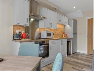 Pass the Keys Newly Renovated 2 Bedroom Town Centre Apartment - Ulverston - 7