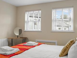 Pass the Keys Newly Renovated 2 Bedroom Town Centre Apartment - Ulverston - 6