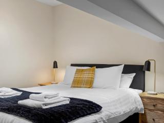 Pass the Keys Newly Renovated 2 Bedroom Town Centre Apartment - Ulverston - 2