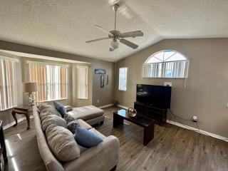 Grand Holiday 3BR Condo Resort near Disney Parks - Kissimmee - 3