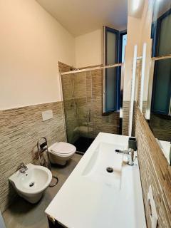 Kibilù - Via Valtellina - Quartiere Isola - Stazione Garibaldi - Monumentale - vicinanze Brera - Milan - 1
