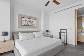 Spectacular 3BR Apartment/w Amazing Rooftop Views - 2