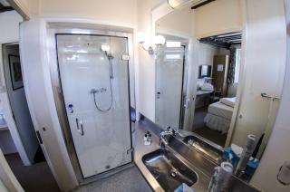 Oakwood Bed and Breakfast Heathrow - Hillingdon - 8