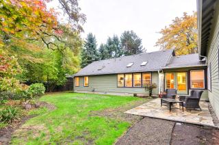 Milwaukie Home with Covered Porch Dogs Welcome! - Milwaukie - 9