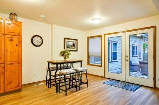 Milwaukie Home with Covered Porch Dogs Welcome! - Milwaukie - 4