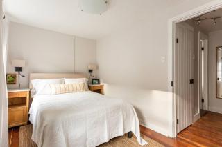 Saint Davids Cottage in Manayunk, Walk to Train, Main Street - 6