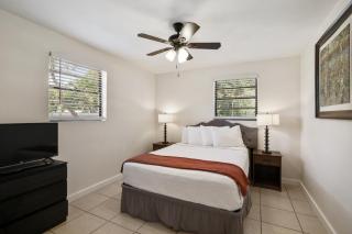 3 bedroom House with Renovated kitchen and bath! - Cocoa - 8