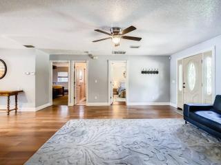 Pristine Lakeside 3BR Home w Private Pool - Orlando - 7