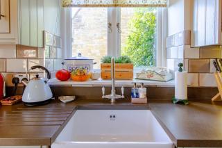 Graziers Cottage - character Cotswold cottage with inglenook, parking and pub nearby - Cheltenham - 2