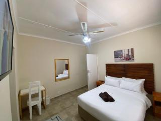 Comfort Home Guest House - East London - 7