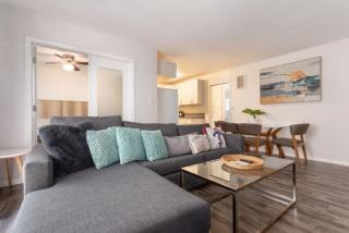 Homey Relaxed 2BR Home near Hollywood DTLA - Los Angeles - 9