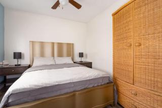 Homey Relaxed 2BR Home near Hollywood DTLA - Los Angeles - 5