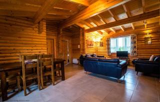 Teal Lodge - Nordic Log Cabin with private hot tub - Selby - 8