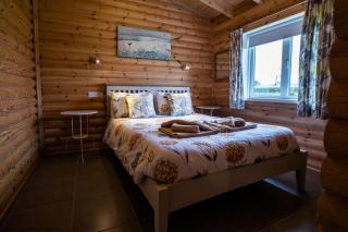 Teal Lodge - Nordic Log Cabin with private hot tub - Selby - 7