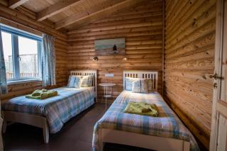 Teal Lodge - Nordic Log Cabin with private hot tub - Selby - 6