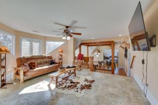 Blairsville Mansion with Hot Tub, Casino and Games! - Blairsville - 1