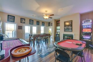Hot Tub, Arcade & Casino! Blue Ridge Mtn Mansion - 7