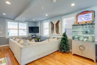 Hot Tub and Rooftop Game Room Unique Home in DC - Washington - 4