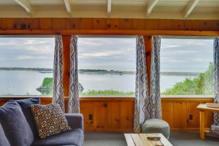 Rustic Coastal Smith River Cottage with Ocean Views! - Smith River - 4