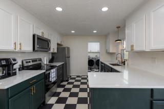 NEW Dragster Dream House 3BD2BA Game Room - Bluff City - 1