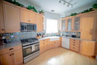Bootlegger House Sleeps 10-20 Free TV & Parking - Chicago - 2